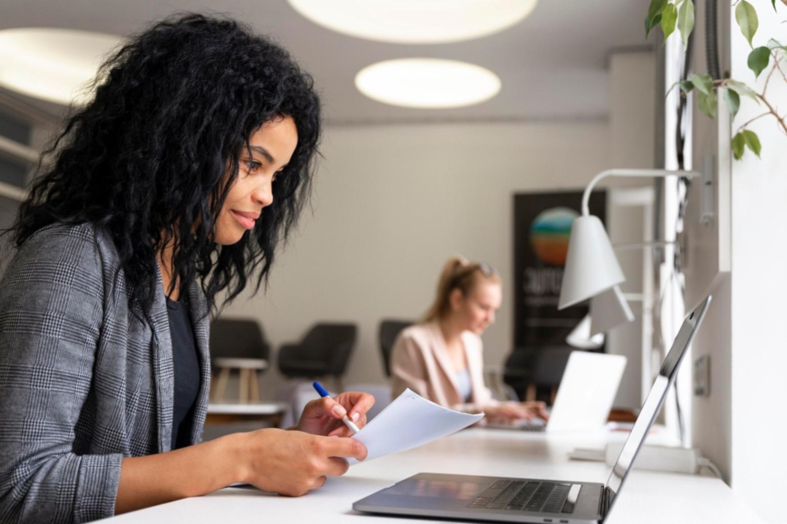 Ambiente de trabajo colaborativo en hyrelasoniq